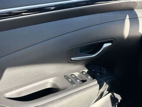 Used 2023 Hyundai Tucson SE image 17