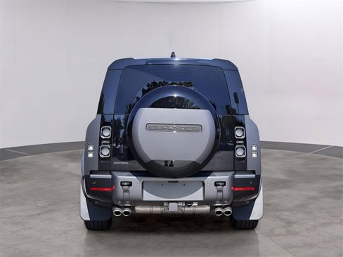 Used 2025 Land Rover Defender 130 V8 image 6