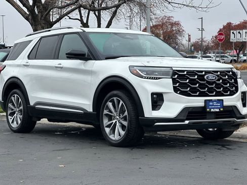 Certified 2025 Ford Explorer Platinum w/ Ultimate Package image 9