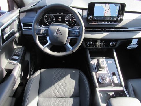 New 2025 Mitsubishi Outlander SEL Black Edition image 11