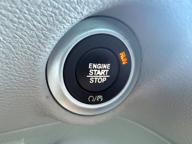 Used 2021 Chrysler Pacifica Touring-L FWD image 30