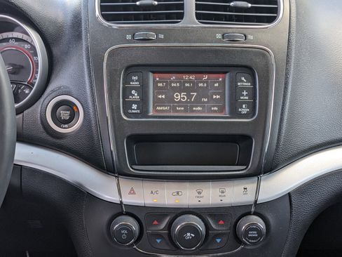 Used 2018 Dodge Journey SE w/ Connectivity Group image 15