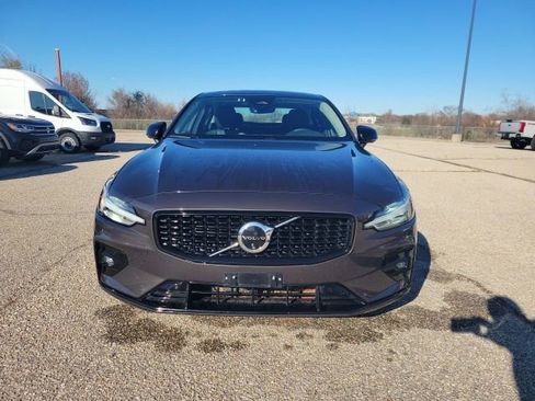 Used 2024 Volvo S60 B5 Plus image 18