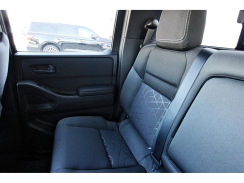 New 2026 Nissan Frontier SV w/ SV Convenience Package image 9