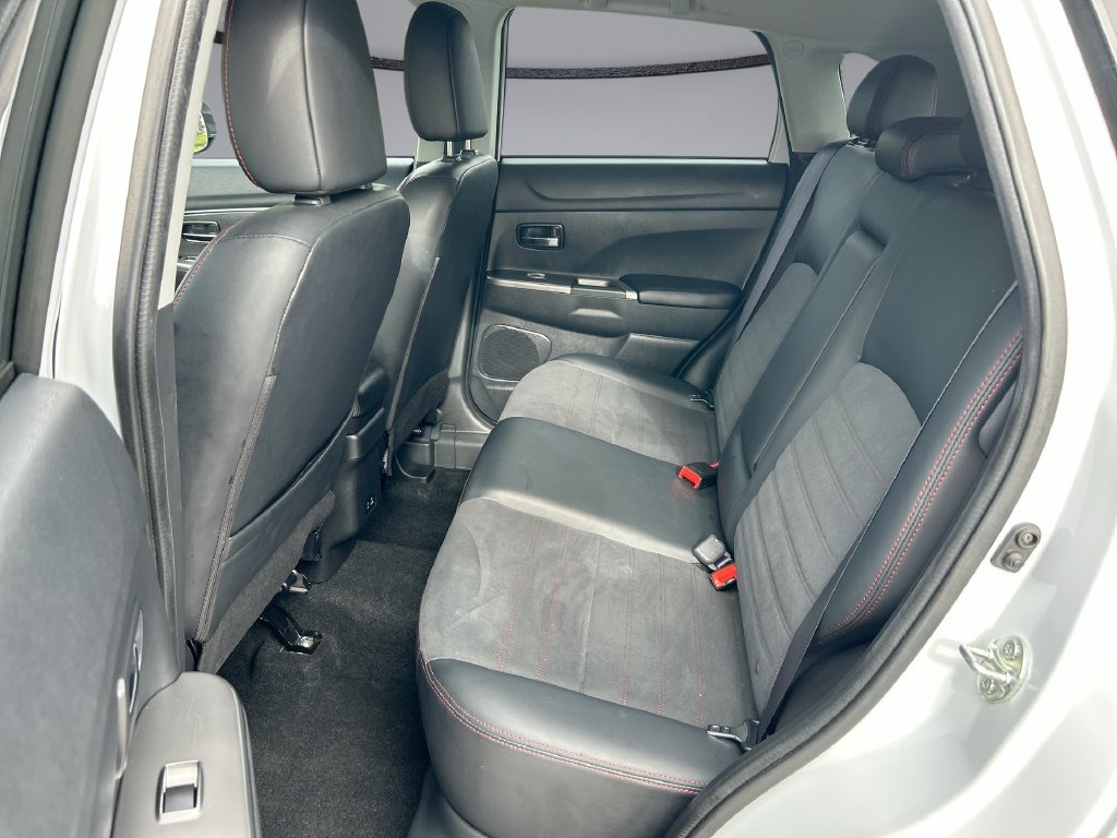 Used 2025 Mitsubishi Outlander Sport SE AWD/4WD image 27