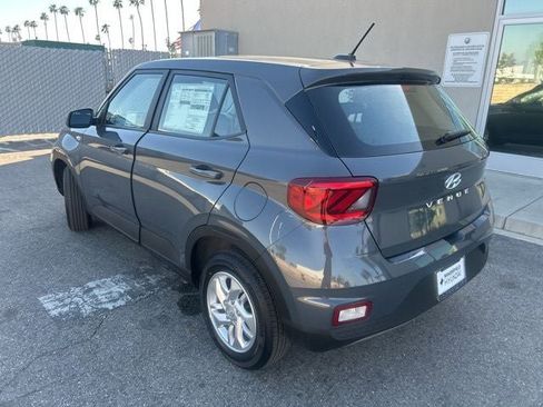 New 2026 Hyundai Venue SE image 3