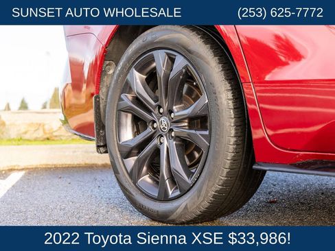 Used 2022 Toyota Sienna XSE FWD image 34