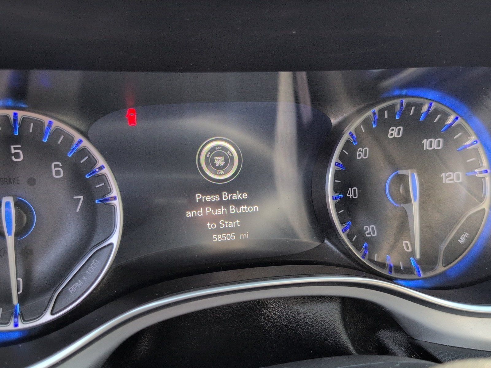 Used 2025 Chrysler Pacifica Limited FWD image 4