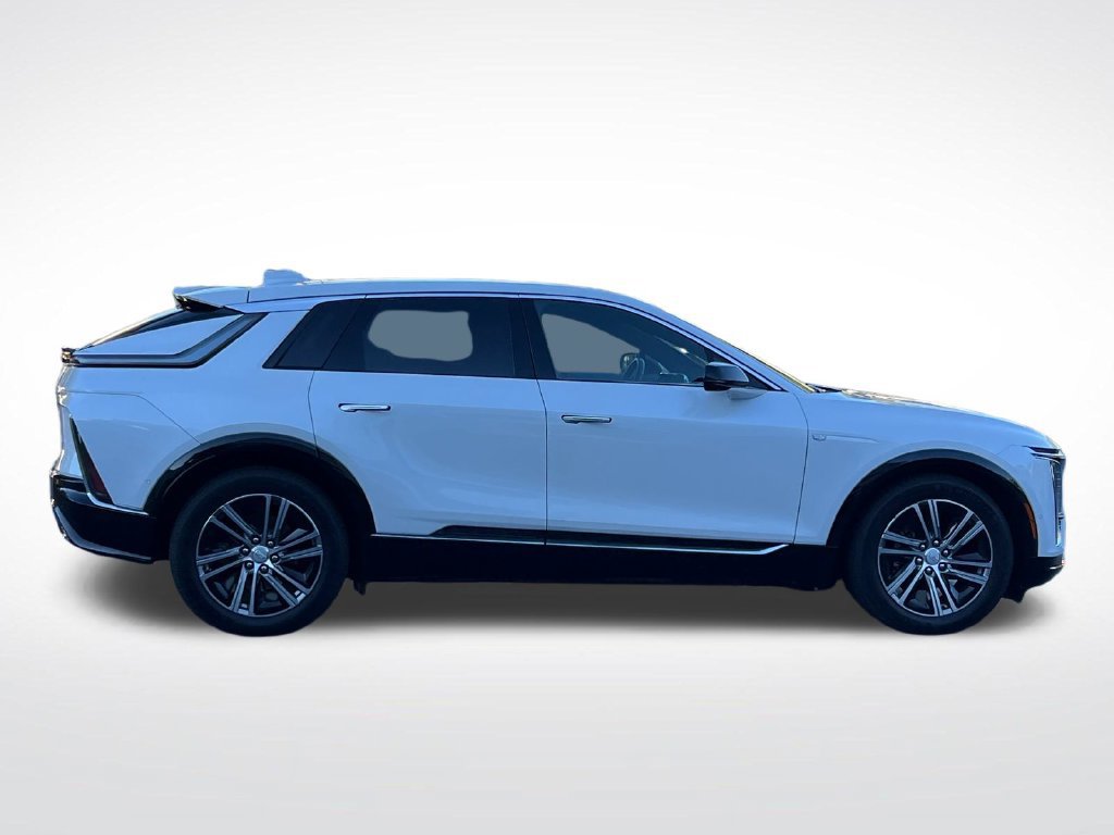 Used 2025 Cadillac Lyriq Luxury RWD image 4