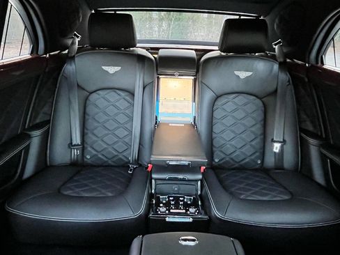 Used 2014 Bentley Mulsanne image 25