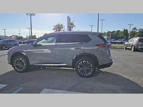 Used 2025 Nissan Rogue Platinum w/ Platinum Premium Package FWD image 26