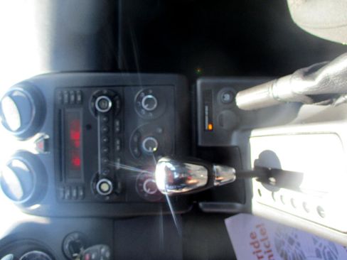 Used 2009 Pontiac G6 Sedan w/ Preferred Package image 11