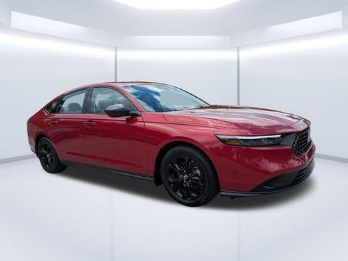 Used 2025 Honda Accord SE image 2