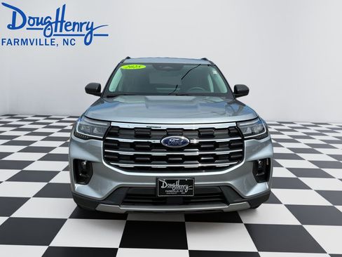 Used 2025 Ford Explorer Active w/ Active Comfort Package RWD image 8