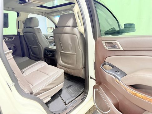 Used 2015 GMC Yukon Denali w/ Premium Package image 29