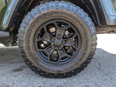 Used 2022 Jeep Gladiator Sport AWD/4WD image 46