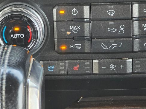 Used 2017 Ford F150 Lariat w/ Equipment Group 502A Luxury AWD/4WD image 17