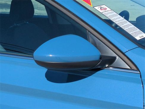 Used 2025 Volkswagen Jetta SE image 12