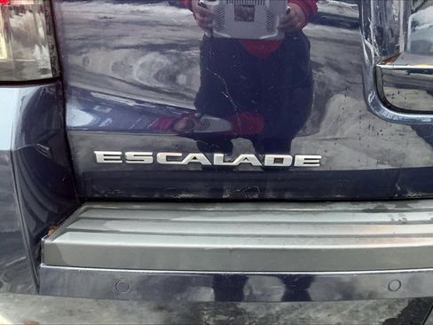 Used 2019 Cadillac Escalade ESV Luxury image 7