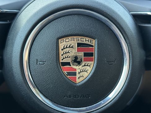 Certified 2025 Porsche Macan AWD/4WD image 24