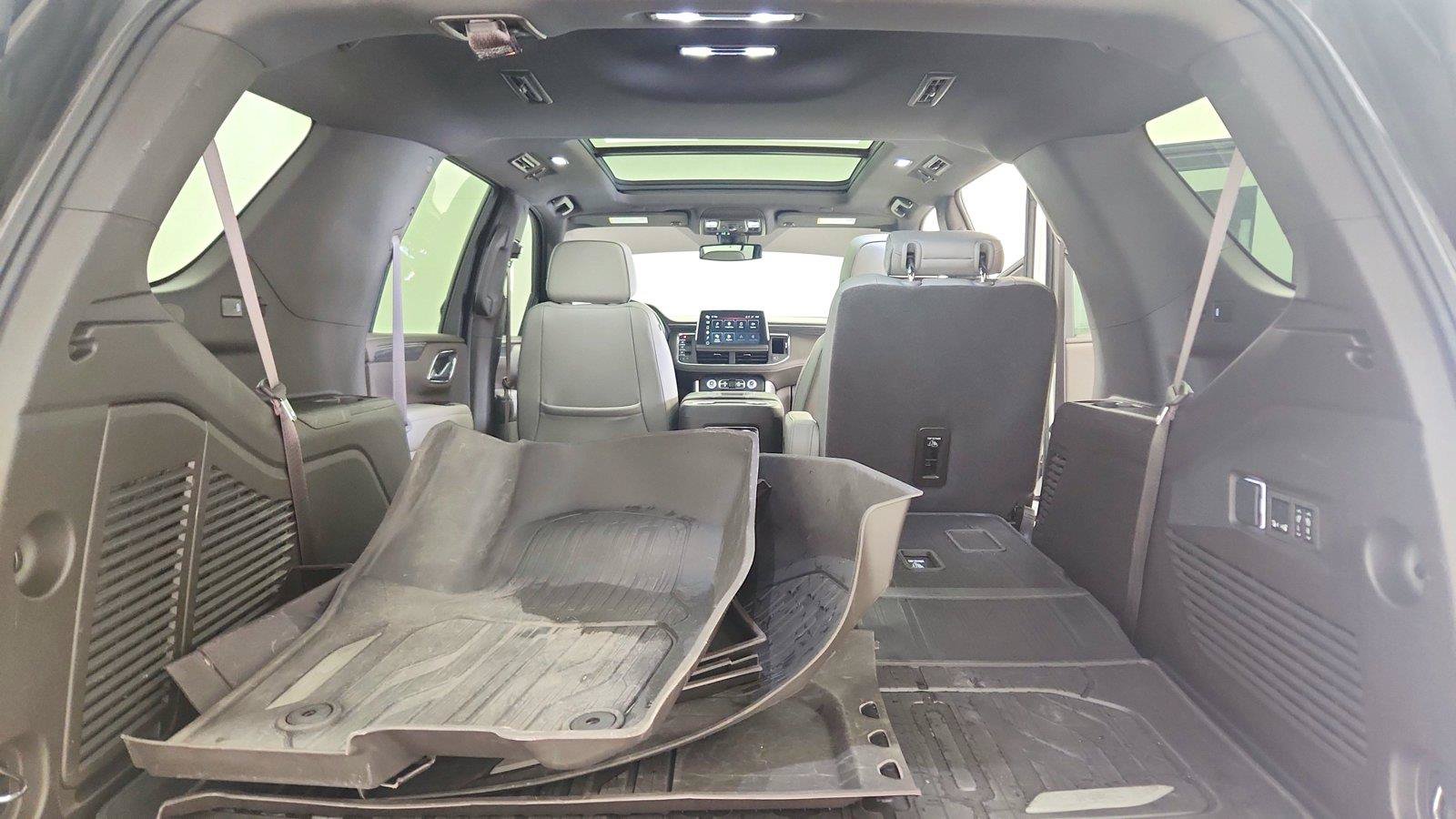 Used 2022 GMC Yukon SLT w/ SLT Premium Package AWD/4WD image 37