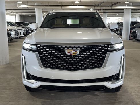 Used 2024 Cadillac Escalade ESV Premium Luxury w/ Performance Package AWD/4WD image 3