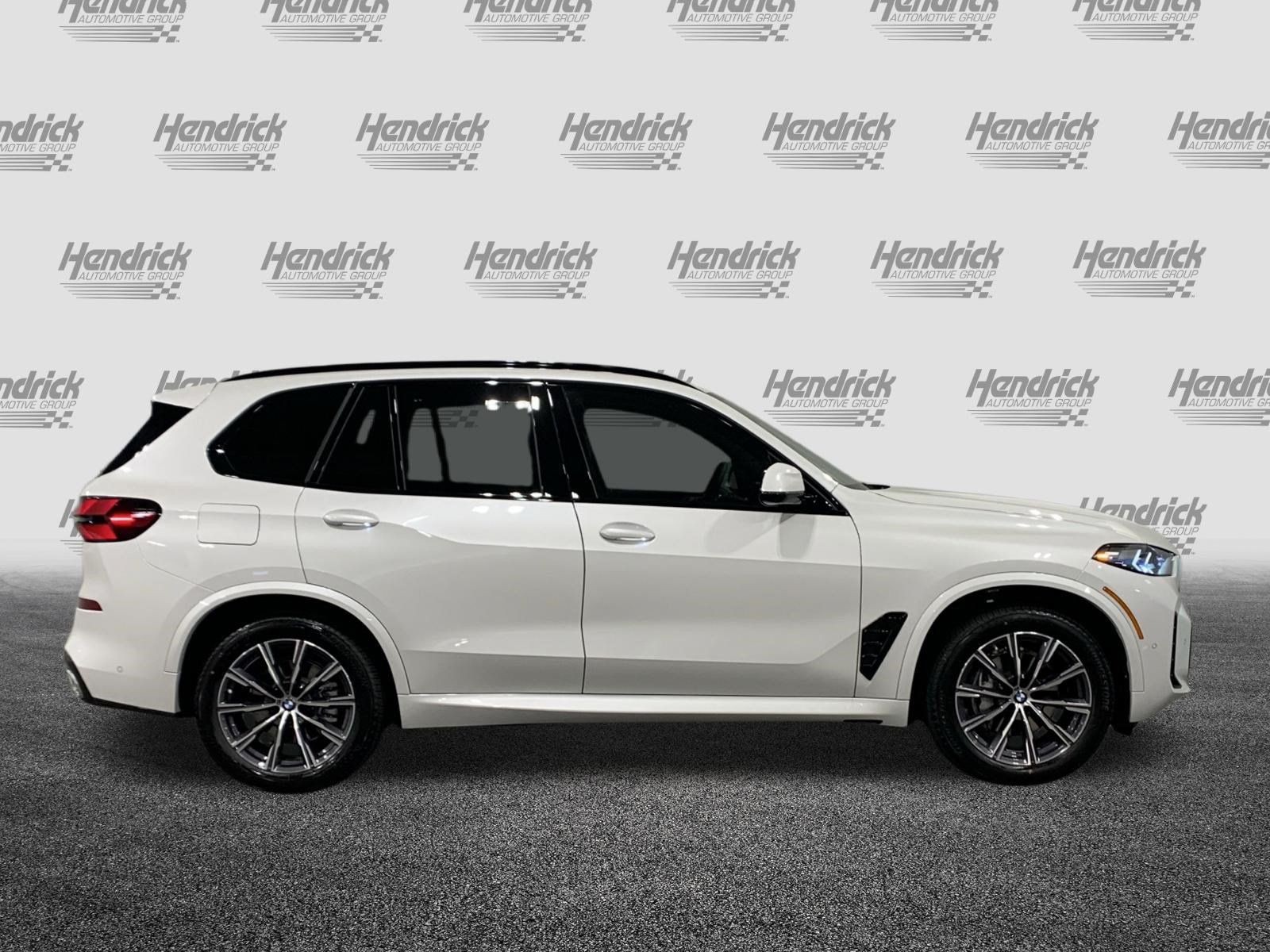 Certified 2026 BMW X5 xDrive40i w/ M Sport Package AWD/4WD image 9