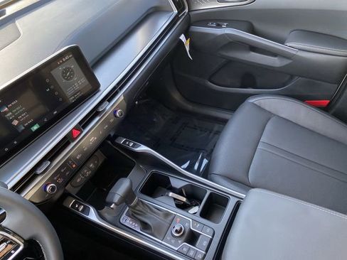 New 2025 Kia Sorento S image 22