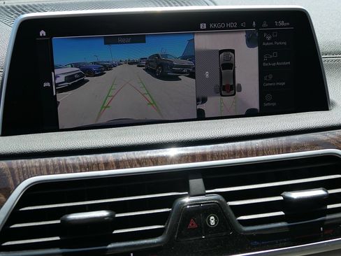 Used 2020 BMW 740i w/ Premium Package RWD image 21