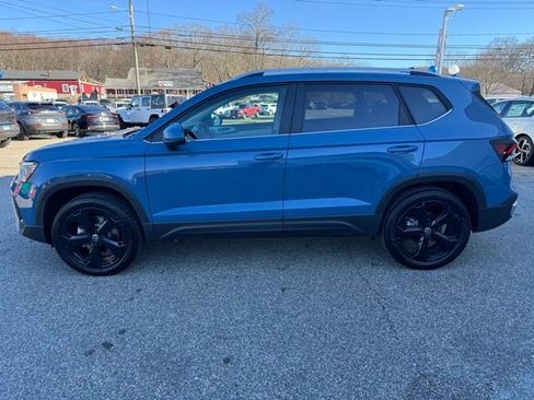 New 2026 Volkswagen Taos SEL image 8