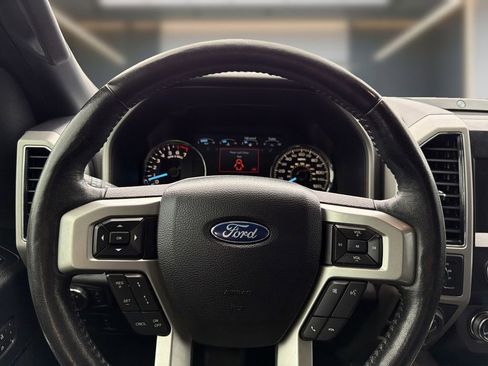 Used 2020 Ford F150 Lariat w/ Equipment Group 502A Luxury AWD/4WD image 20
