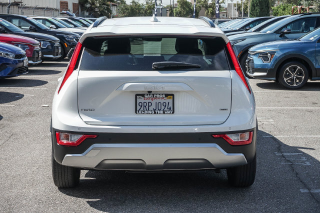 Certified 2025 Kia Niro EX FWD image 8