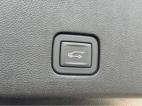 Certified 2024 Cadillac XT6 Luxury FWD image 14