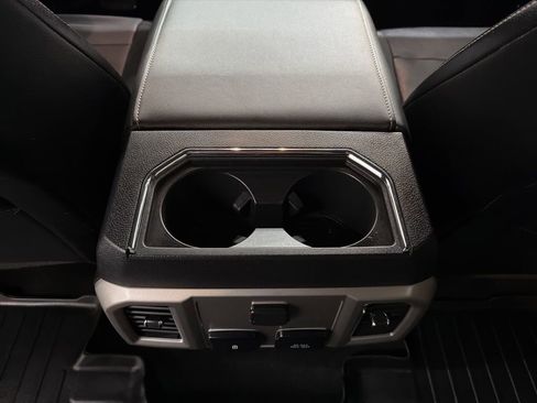 Used 2018 Ford F250 Lariat w/ Chrome Package image 24