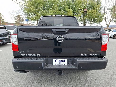 Used 2023 Nissan Titan SV w/ Accessory Utility Package image 8