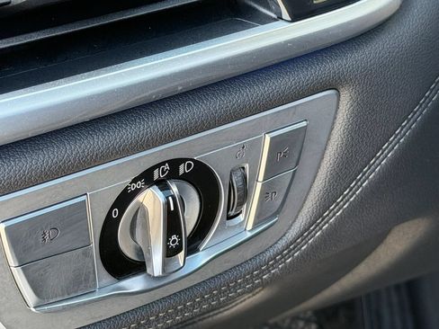 Used 2018 BMW 750i RWD image 28