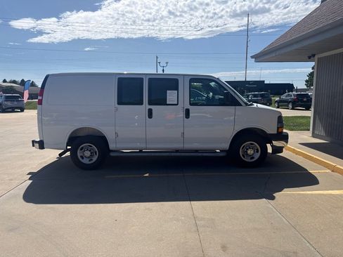 Used 2025 Chevrolet Express 2500 w/ Driver Convenience Package RWD image 6