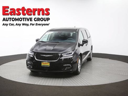 Used 2023 Chrysler Pacifica Touring-L FWD image 53