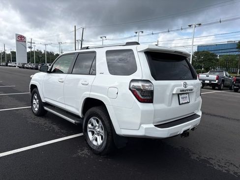 Used 2023 Toyota 4Runner SR5 Premium w/ Moonroof Package AWD/4WD image 5