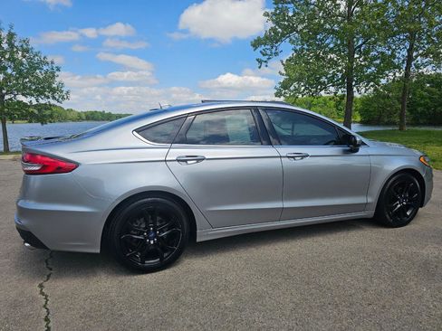 Used 2020 Ford Fusion SE w/ Equipment Group 151A FWD image 5