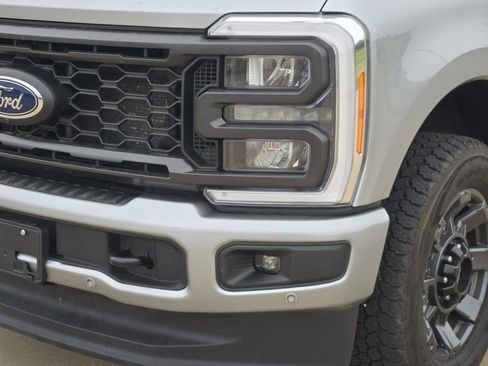 Used 2023 Ford F250 Lariat w/ Lariat Ultimate Package AWD/4WD image 31