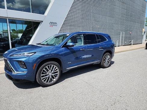 Used 2026 Buick Enclave Avenir w/ Super Cruise Package AWD/4WD image 2