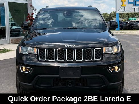 Used 2021 Jeep Grand Cherokee Laredo image 3