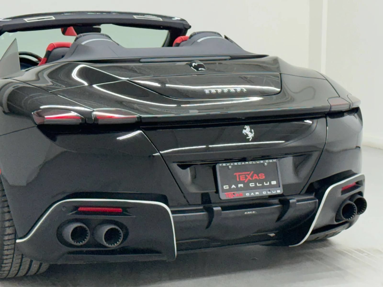 Used 2025 Ferrari Roma Spider RWD image 46
