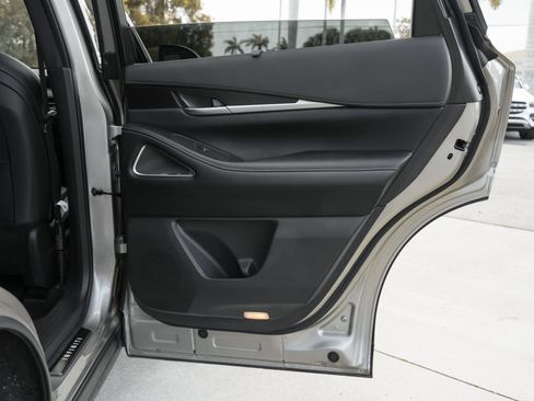 Used 2025 INFINITI QX60 Sensory w/ Vision Package AWD/4WD image 35