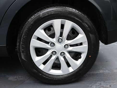 Used 2023 Kia Soul LX image 12