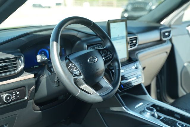 Used 2023 Ford Explorer Platinum w/ Technology Package AWD/4WD image 27