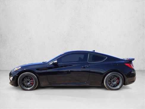 Used 2015 Hyundai Genesis 3.8 RWD image 2