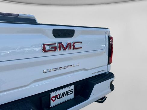 New 2026 GMC Sierra 3500 Denali w/ Denali Reserve Package AWD/4WD image 9