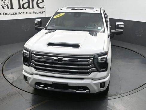 Used 2024 Chevrolet Silverado 3500 High Country w/ High Country Premium Package AWD/4WD image 45
